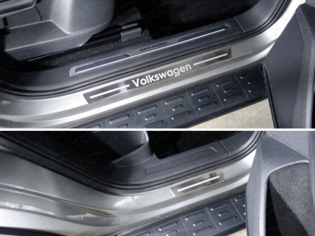 Volkswagen Tiguan 2017- Накладки на пороги внешние (лист шлифованный надпись Volkswagen) 4шт	